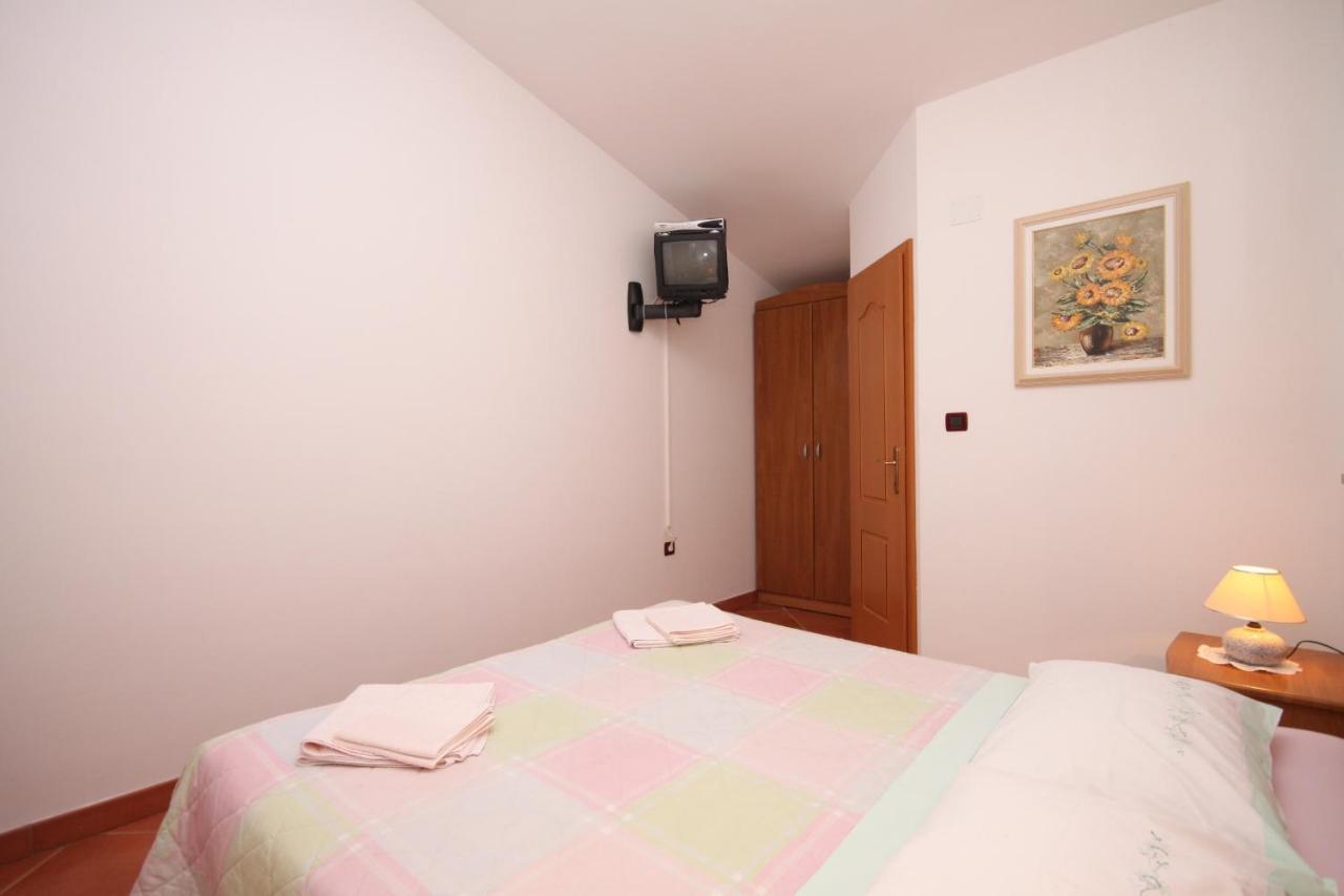 7666a Apartment